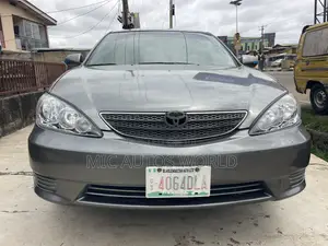 Toyota Camry 2004 Gray