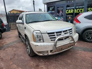 Cadillac Escalade 2011 White