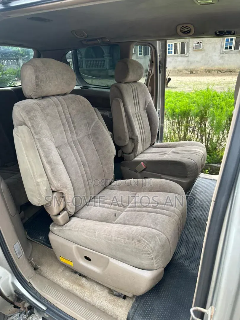 Toyota Sienna LE 2002 Silver