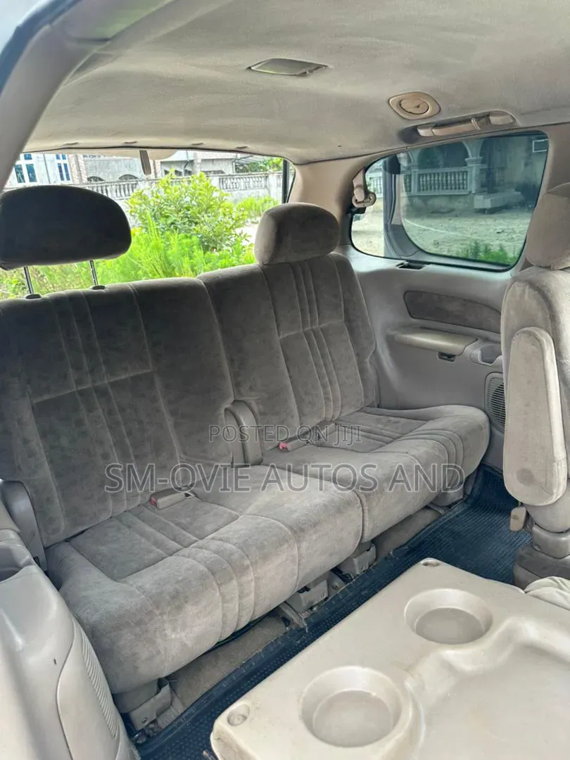 Toyota Sienna LE 2002 Silver