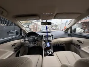 Toyota Venza LE 2010 Black