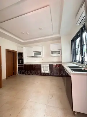 4bdrm Duplex in Banana Island for rent