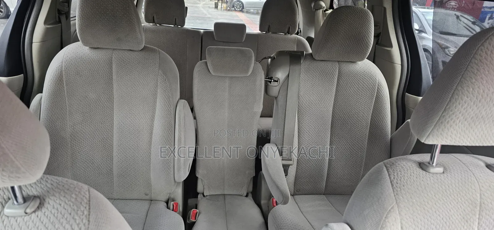 Toyota Sienna 2012 Gold