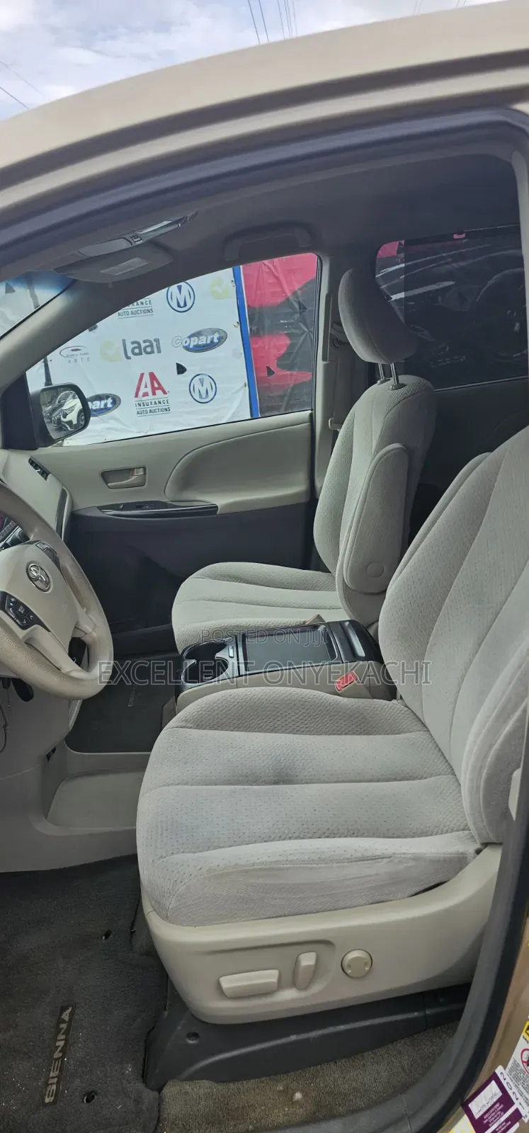 Toyota Sienna 2012 Gold