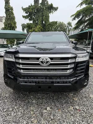 Toyota Land Cruiser LC300 2022 Black