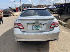 Toyota Camry 2010 Silver