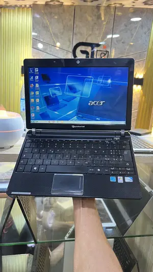 Laptop Acer TimelineX 5830T 2GB Intel Atom HDD 160GB