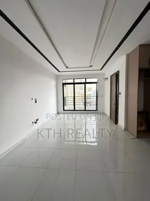 3bdrm Penthouse in Lekki for sale