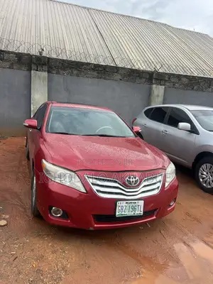 Toyota Camry XLE 4dr Sedan (2.5L 4cyl 6A) 2011 Red