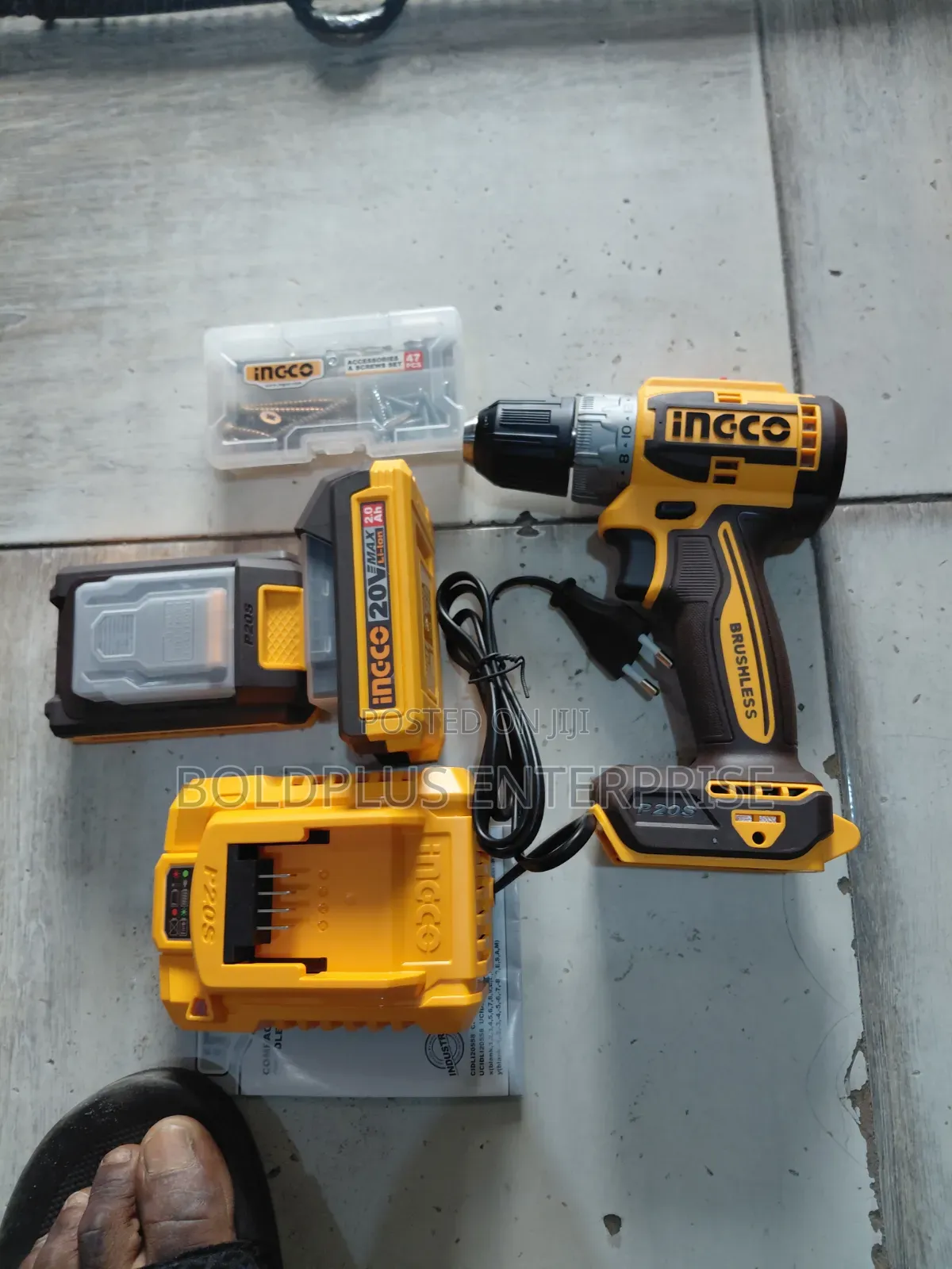 20 Volt Dewalt Screwing Machine