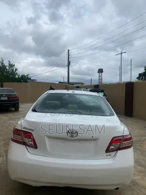 Toyota Camry LE 4dr Sedan (2.5L 4cyl 6A) 2011 White
