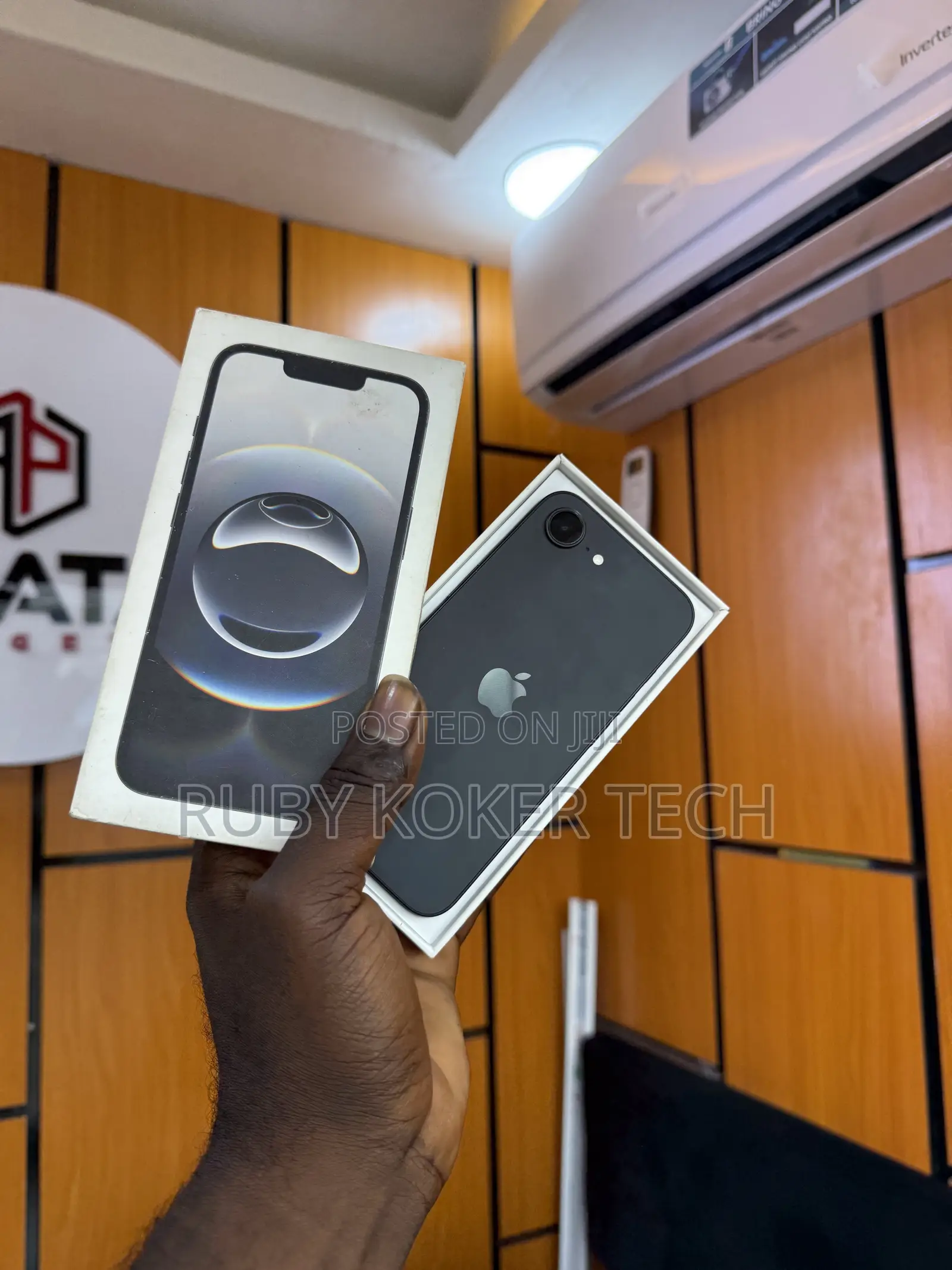 New Apple iPhone 17e 256 GB Black