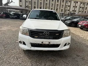Toyota Hilux 2014 White