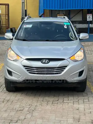 Hyundai Tucson Limited FWD 2011 Silver