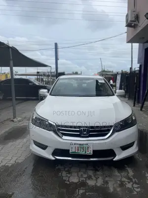 Honda Accord Touring V-6 4dr Sedan (3.5L 6cyl 6A) 2014 White