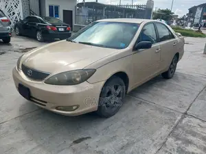 Toyota Camry 2006 Gold