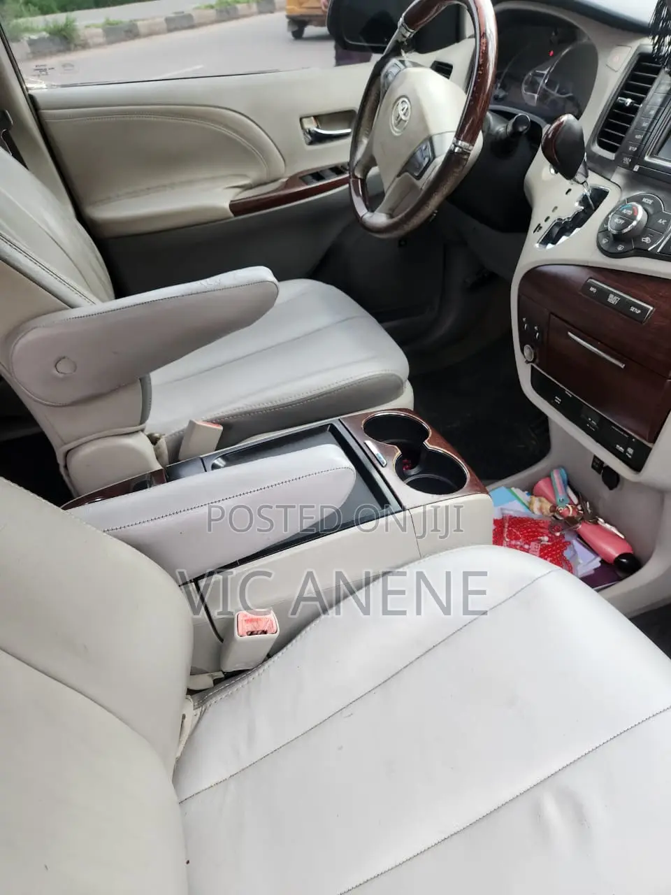 Toyota Sienna XLE 7 Passenger 2011 Gray