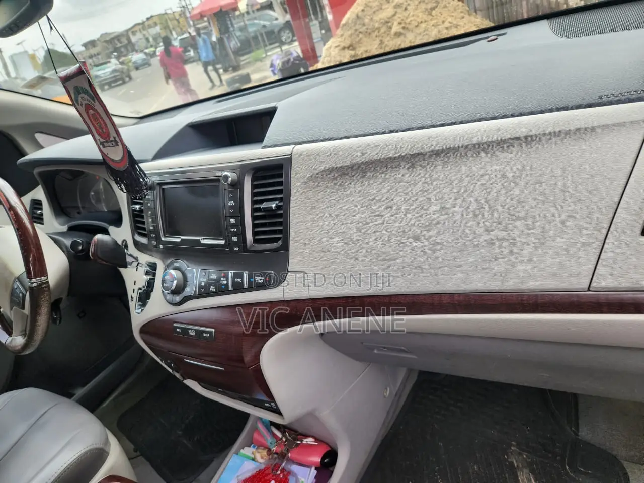 Toyota Sienna XLE 7 Passenger 2011 Gray