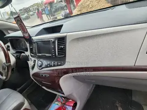 Toyota Sienna XLE 7 Passenger 2011 Gray