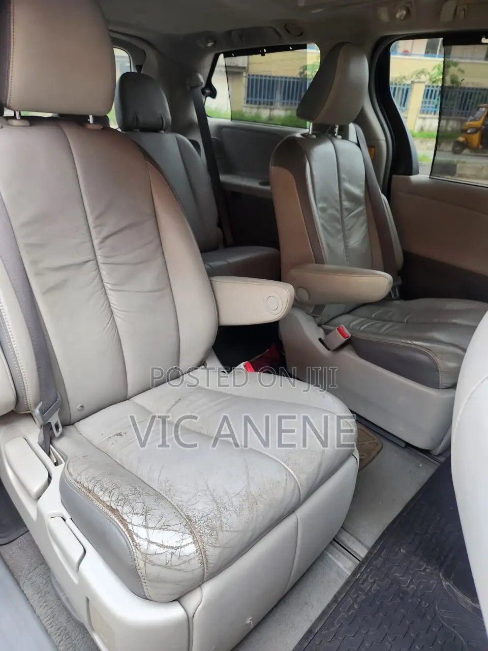 Toyota Sienna XLE 7 Passenger 2011 Gray