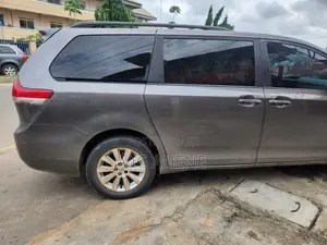 Toyota Sienna XLE 7 Passenger 2011 Gray