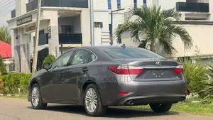 Lexus ES 2018 Gray