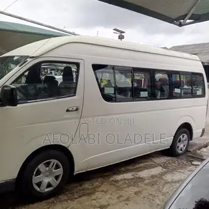 Toyota HiAce 2014 White