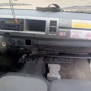Toyota HiAce 2014 White