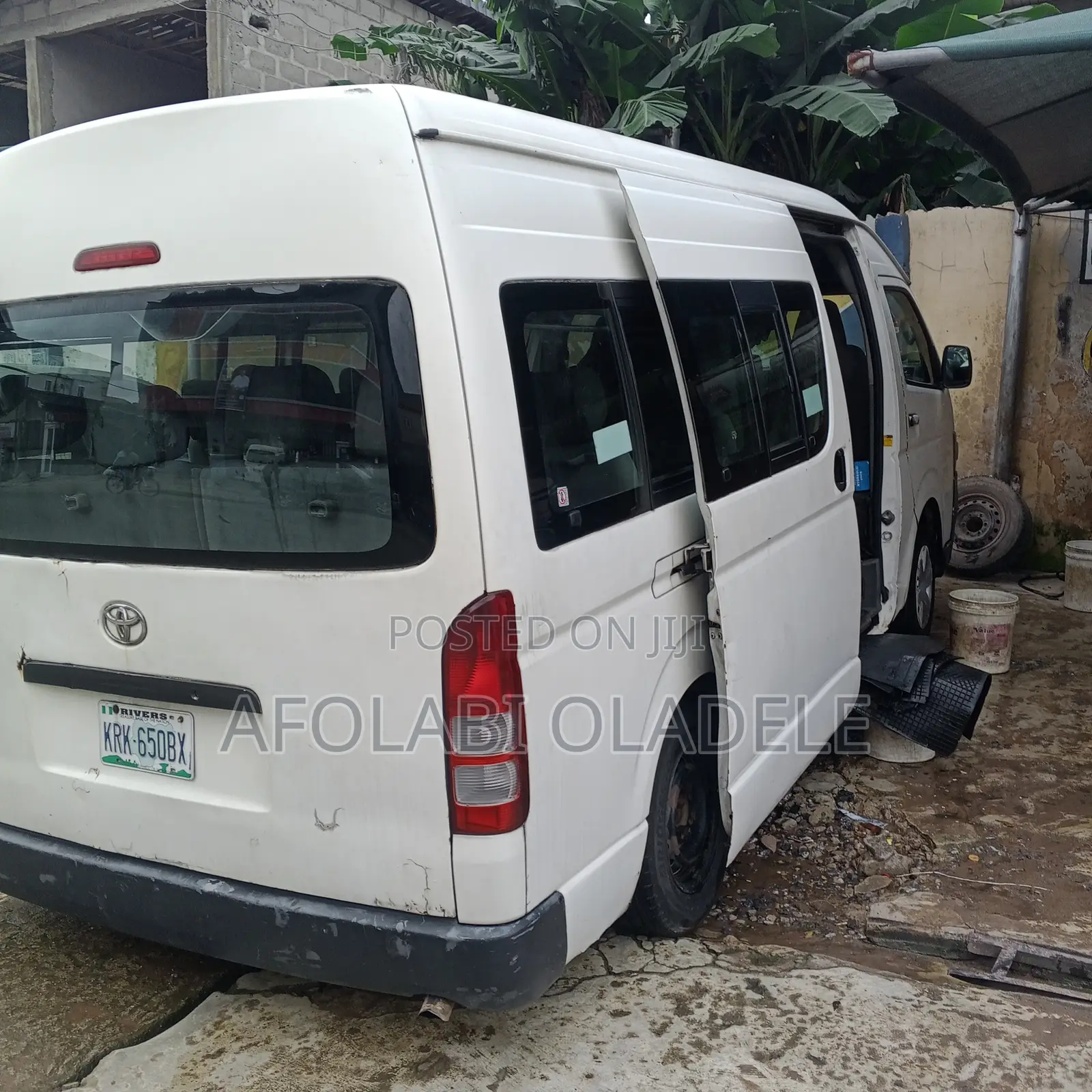 Toyota HiAce 2014 White