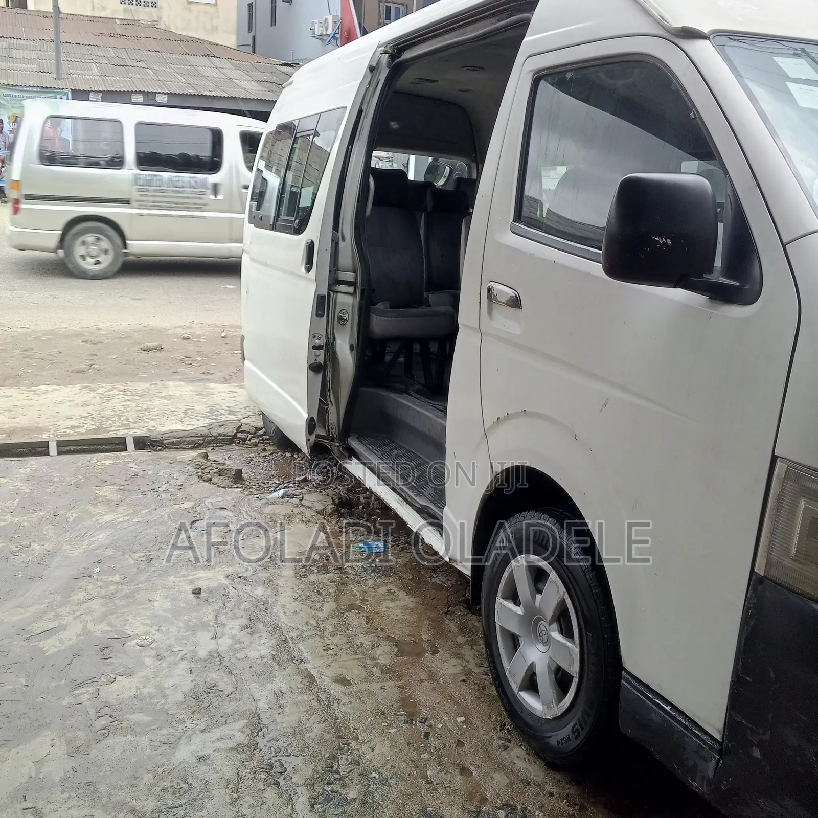 Toyota HiAce 2014 White