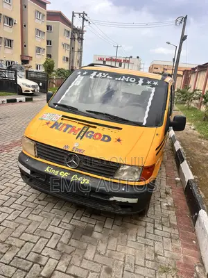 Mercedes-Benz Vito 2004 Yellow