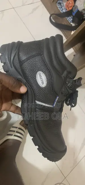 Black Leather Safety Boot (Hse, Isps, Etc Grade Standard)