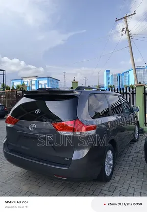 Toyota Sienna XLE 7 Passenger 2011 Gray
