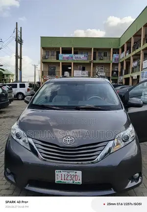 Toyota Sienna XLE 7 Passenger 2011 Gray