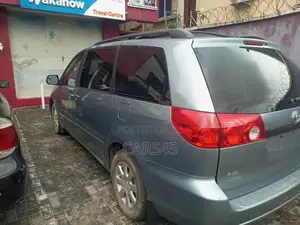 Toyota Sienna 2006 Silver