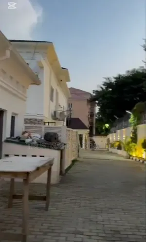 5bdrm Duplex in Maitama for sale