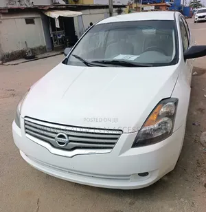Nissan Altima 2007 White