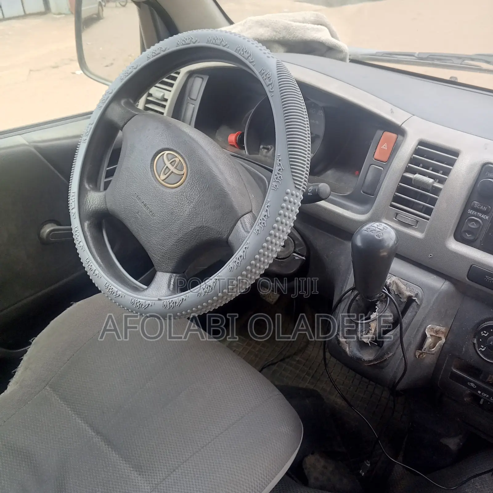 Toyota HiAce 2014 White