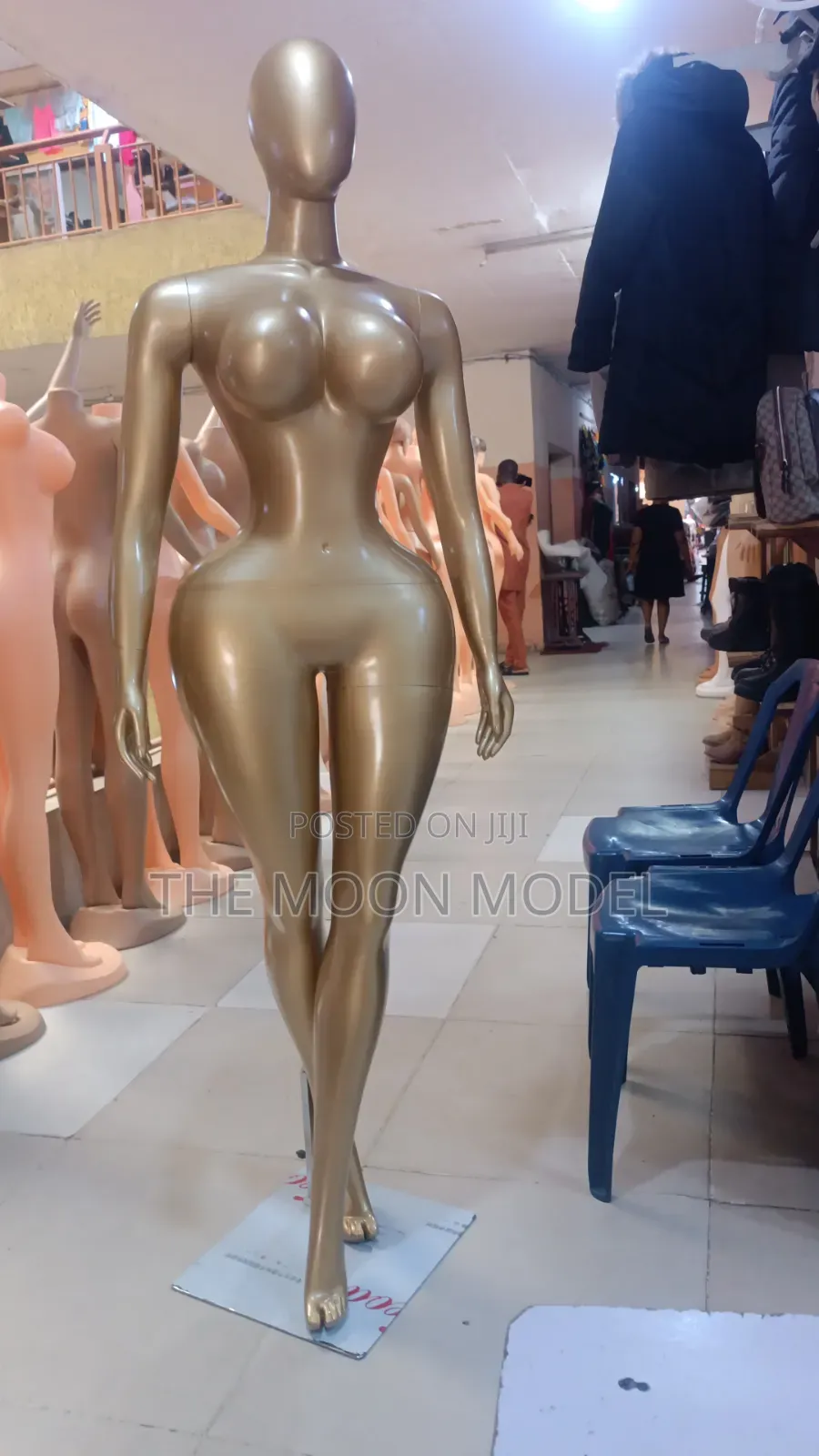 BBL Gold Mannequin