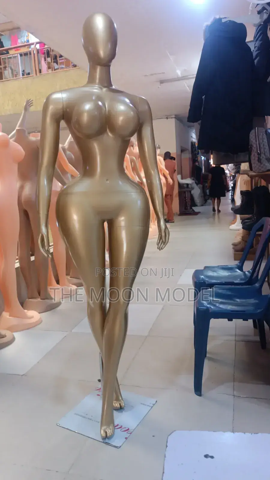 BBL Gold Mannequin