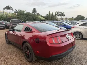 Ford Mustang V6 2010 Red