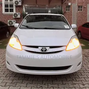 Toyota Sienna XLE Limited AWD 2006 White