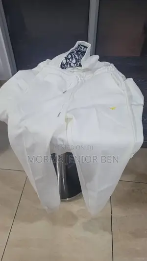 Hoodie Up and Down. ( Size) Medium.