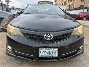 Toyota Camry SE 4dr Sedan (2.5L 4cyl 6A) 2013 Black