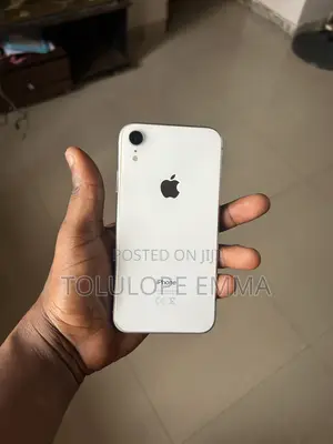 Apple iPhone XR 64 GB White