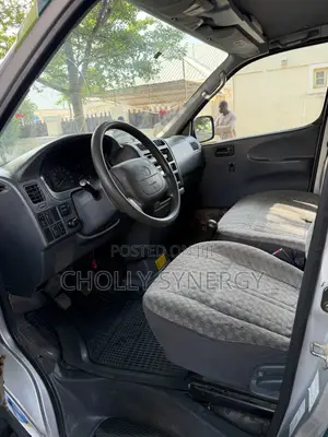 Toyota HiAce 2005 Silver