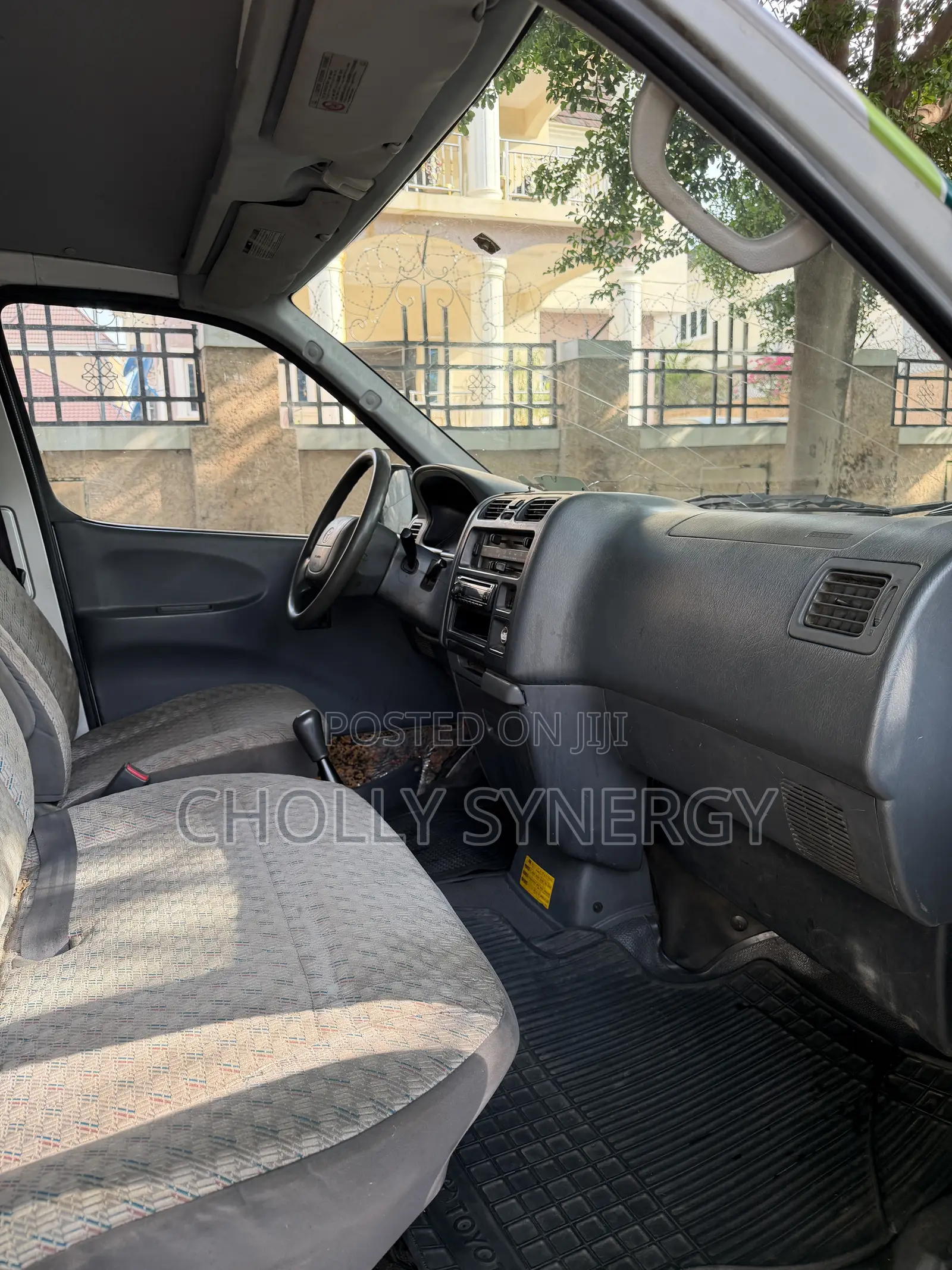 Toyota HiAce 2005 Silver