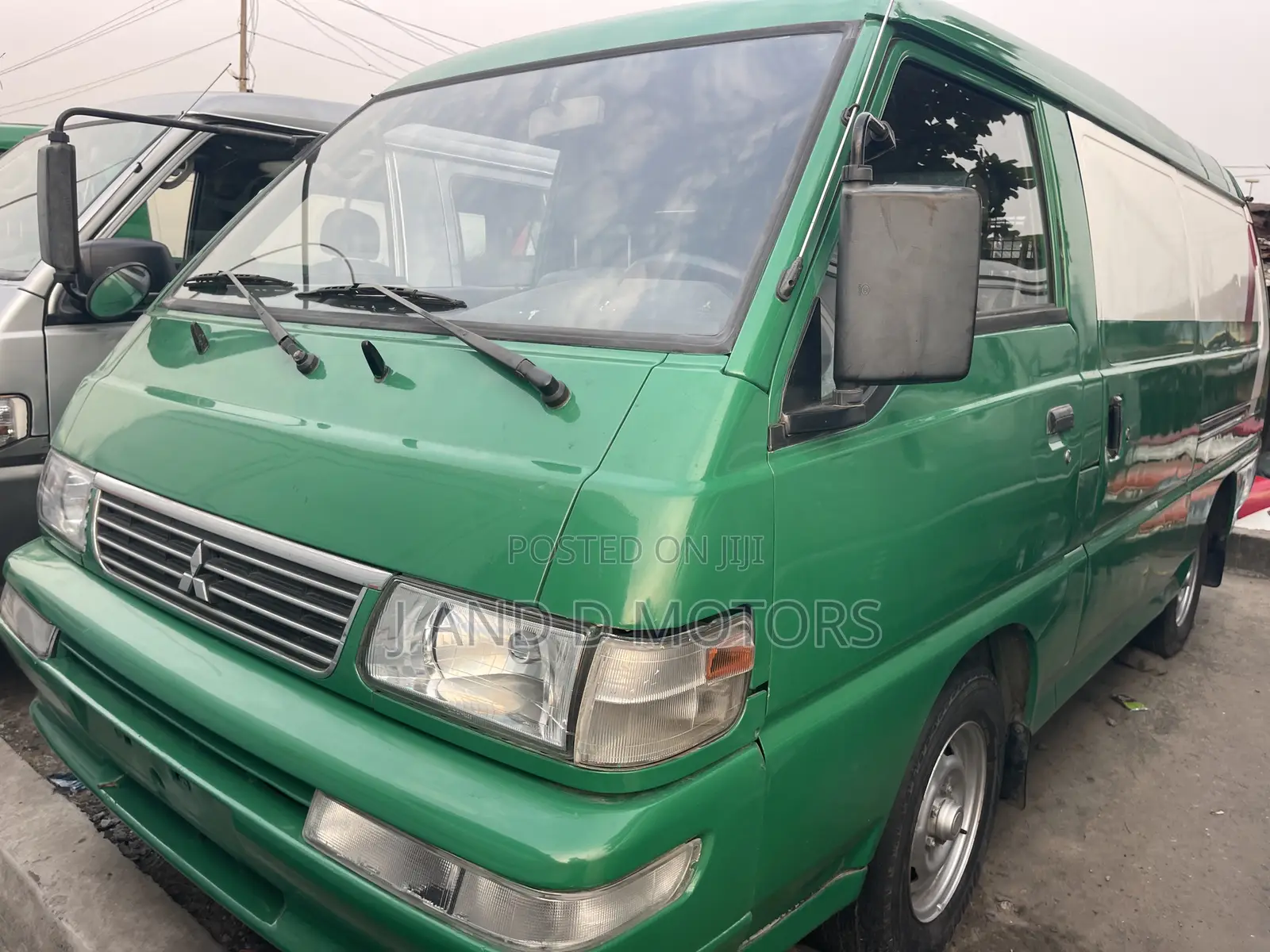 Mitsubishi L300 1999 Green