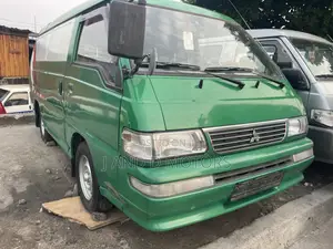 Mitsubishi L300 1999 Green