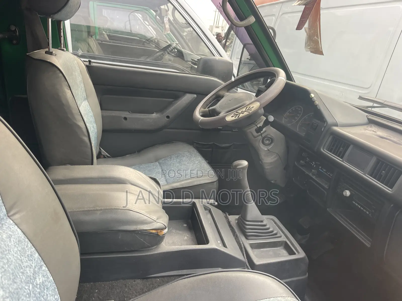 Mitsubishi L300 1999 Green